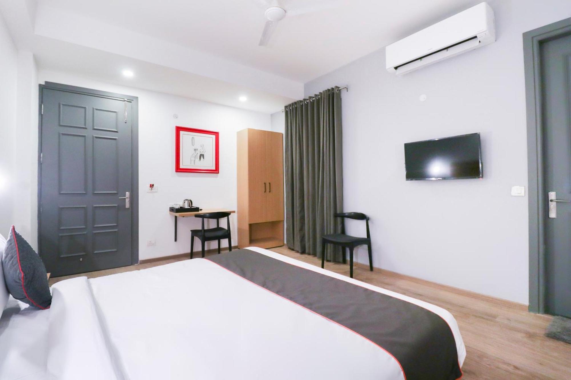 Townhouse Noida Sector 71 Near Iskcon Temple Noida Hotel Indirapuram Buitenkant foto