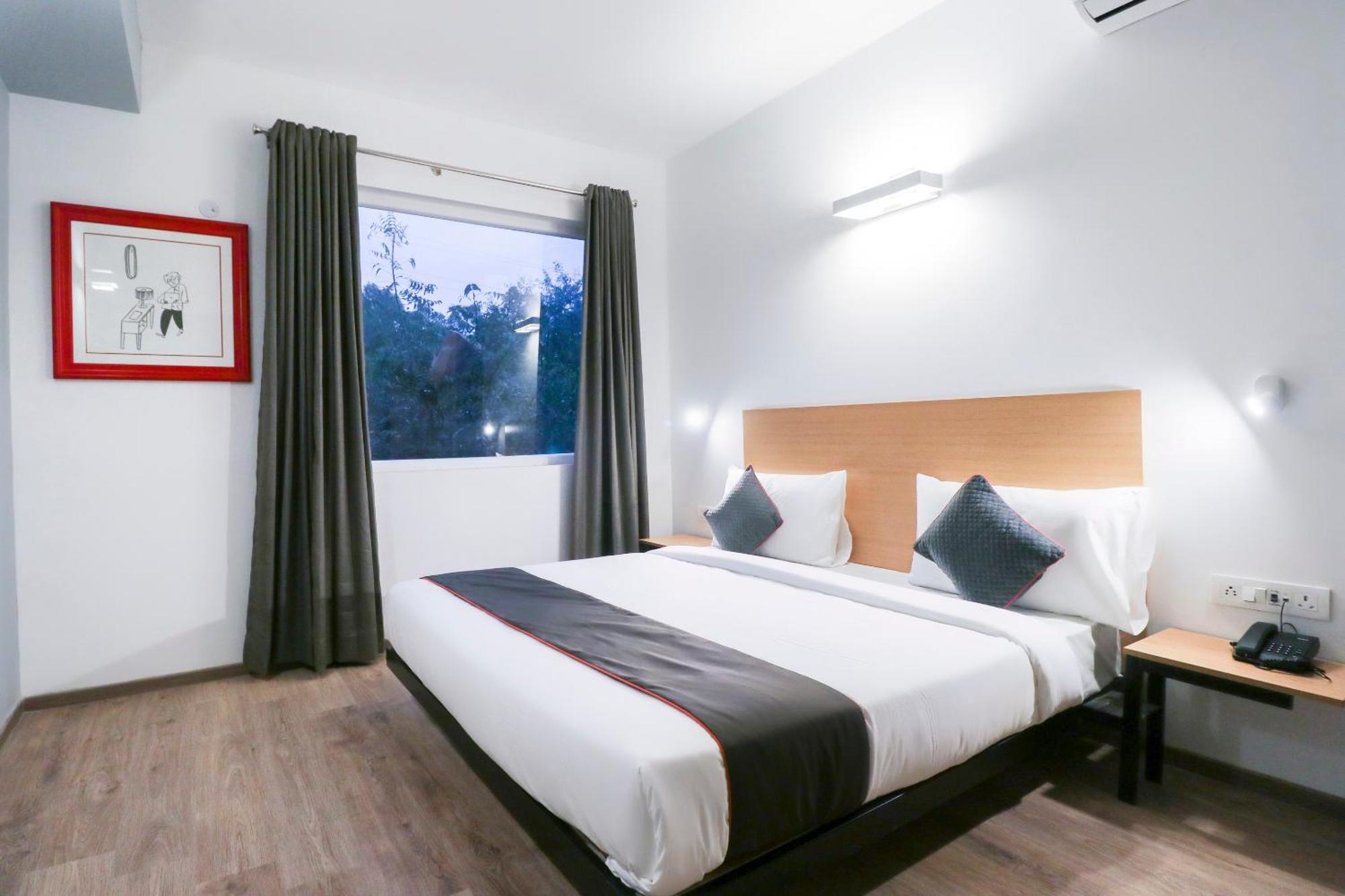 Townhouse Noida Sector 71 Near Iskcon Temple Noida Hotel Indirapuram Buitenkant foto
